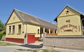 Guest House Jurini Dvori